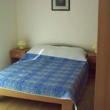 Degi - One Bedroom Big - Yard * Biograd Na Moru
